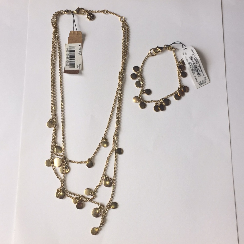 Necklace and bracelet set